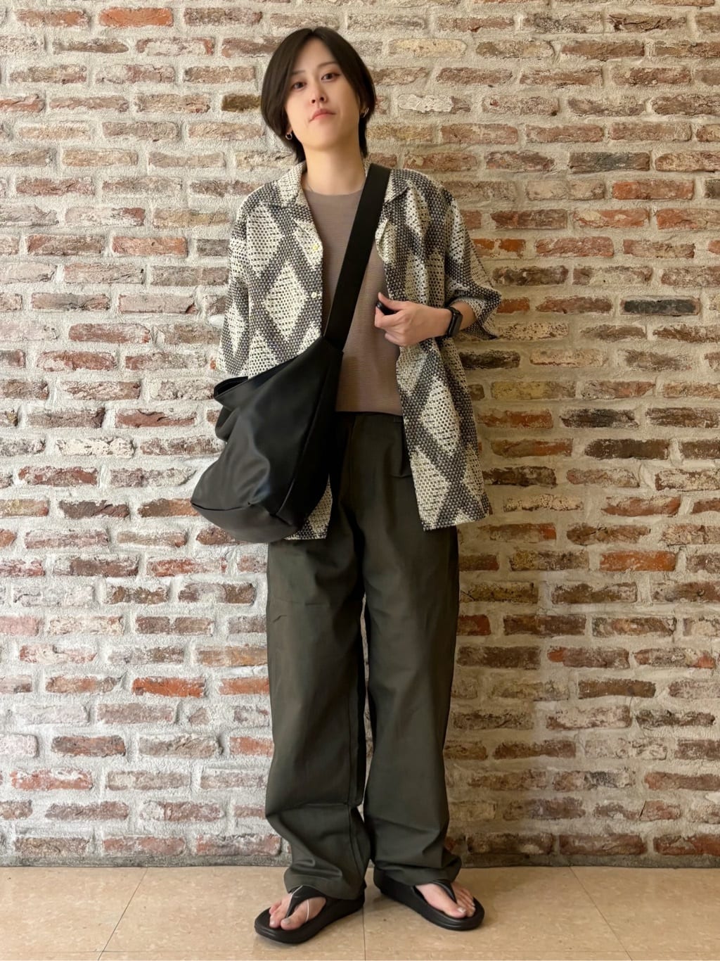 しばさんの「THE SHOP TK｜【6色展開】さらさらフレンチニット【毛玉になりにくい/洗濯機OK】」を使ったコーディネート