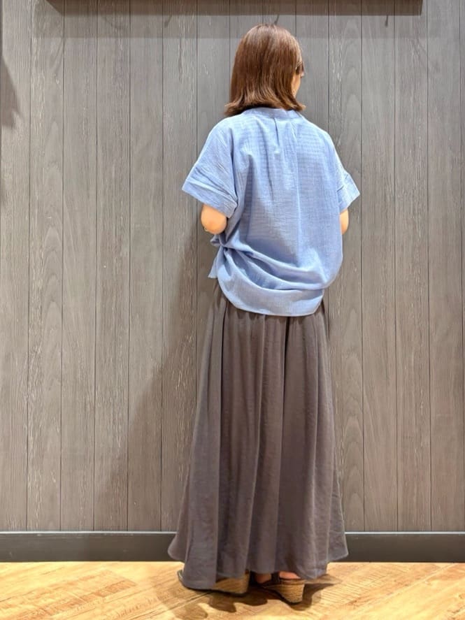 meiさんの「SHOO･LA･RUE｜【S-LL】きれいに体型カバー さらシャリコットン スキッパーシャツ」を使ったコーディネート
