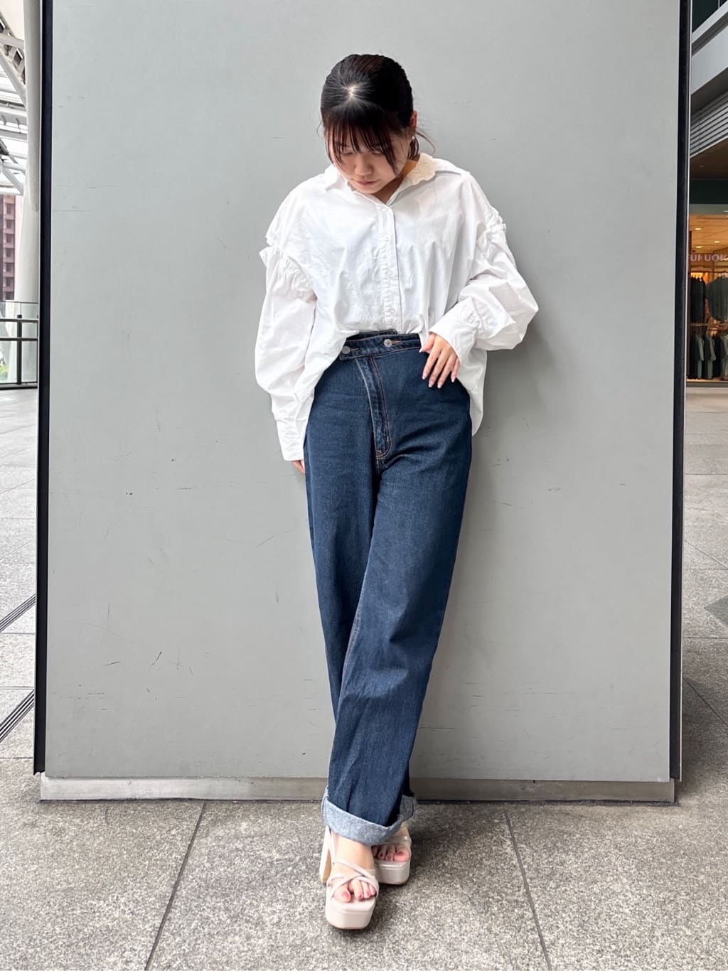 まっきーさんの「ESPERANZA｜厚底アンクルベルトサンダル」を使ったコーディネート