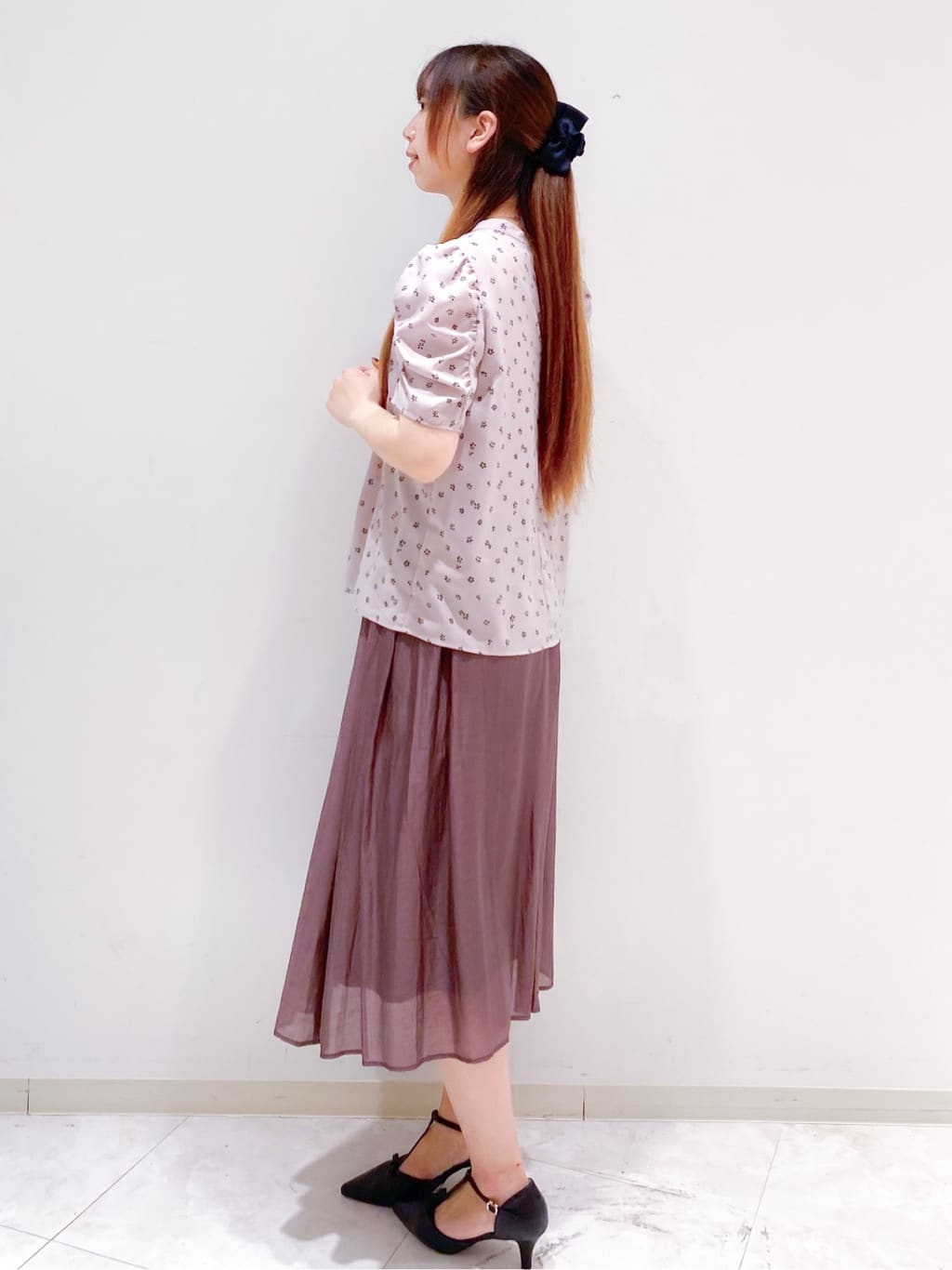 yurinaさんの「index｜柄プリントピンタックブラウス【洗濯機洗い可／イージーアイロン／防シワ】」を使ったコーディネート