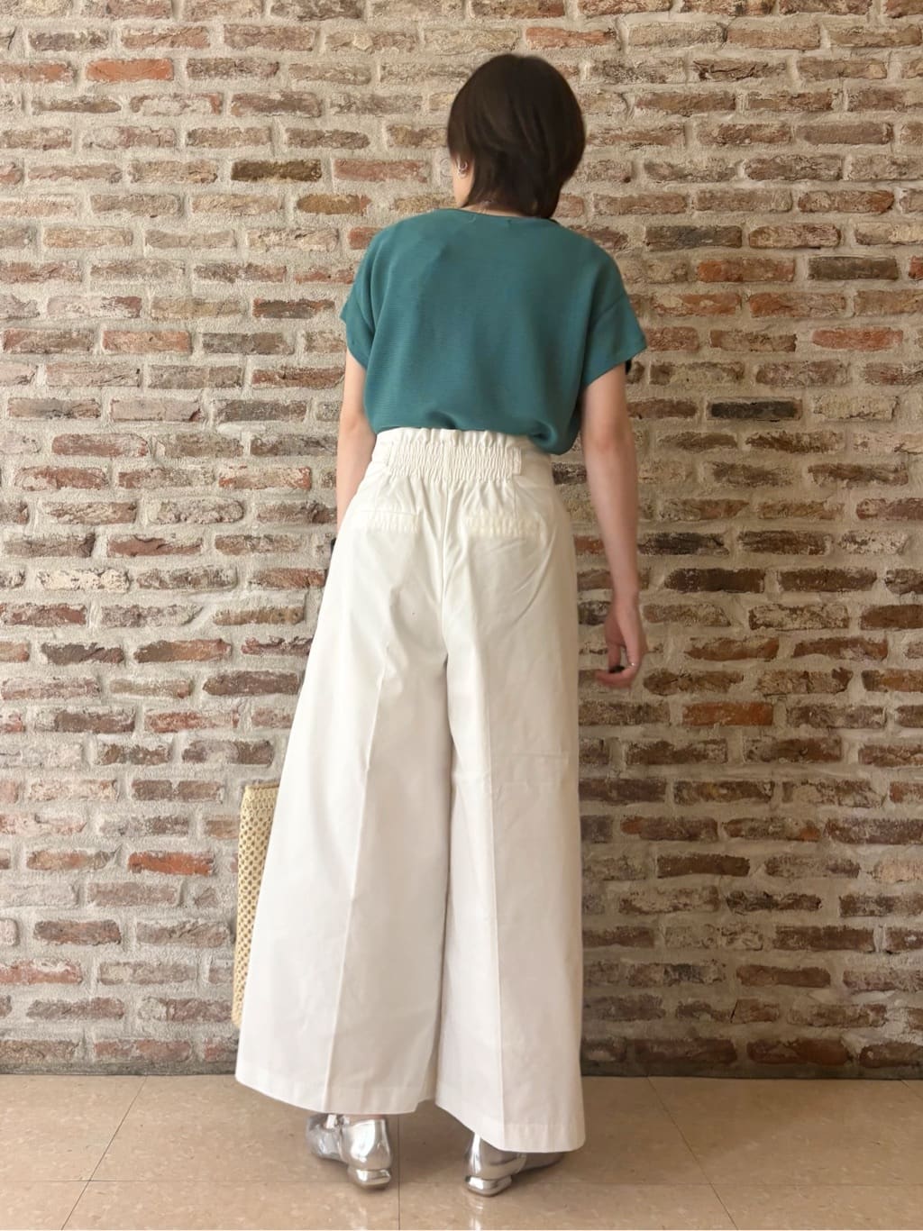 しばさんの「THE SHOP TK｜【6色展開】さらさらフレンチニット【毛玉になりにくい/洗濯機OK】」を使ったコーディネート