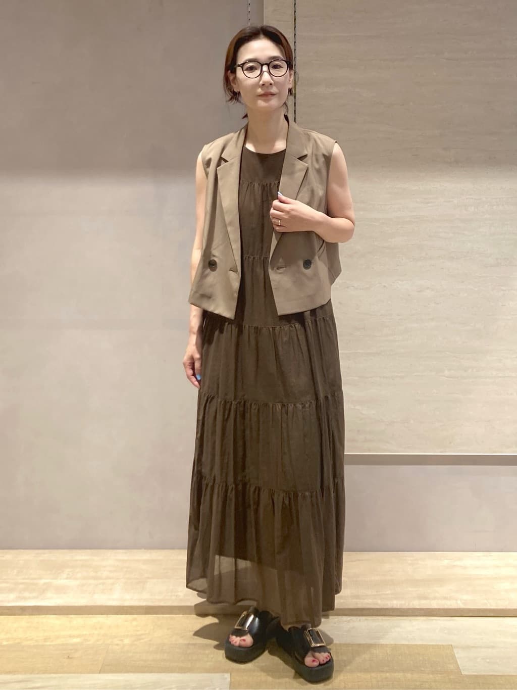 たけねぇさんの「OPAQUE.CLIP｜ショートテーラードジレ【接触冷感／洗濯機洗い可】」を使ったコーディネート