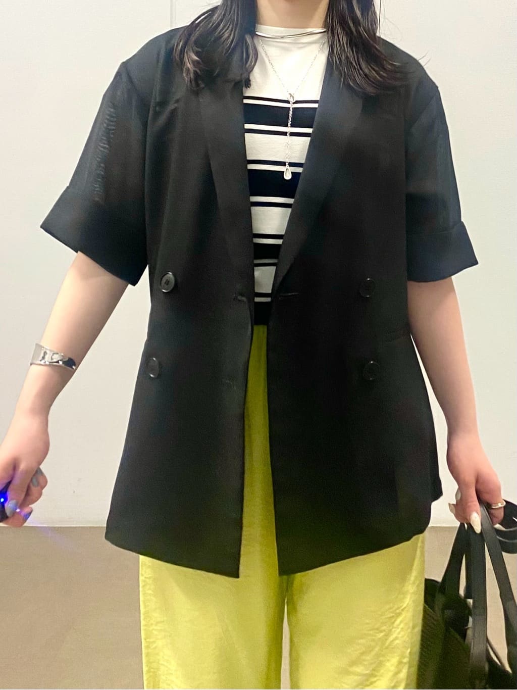 misakiさんの「INDIVI｜【洗える／UVケア／SETUP可能】ドロストワイドパンツ」を使ったコーディネート