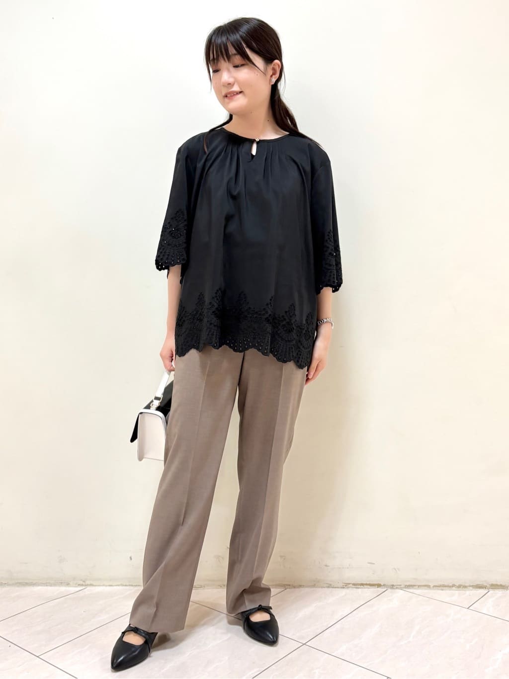 mikiさんの「Reflect｜【マシンウォッシュ可】リネンライクフレアパンツ」を使ったコーディネート