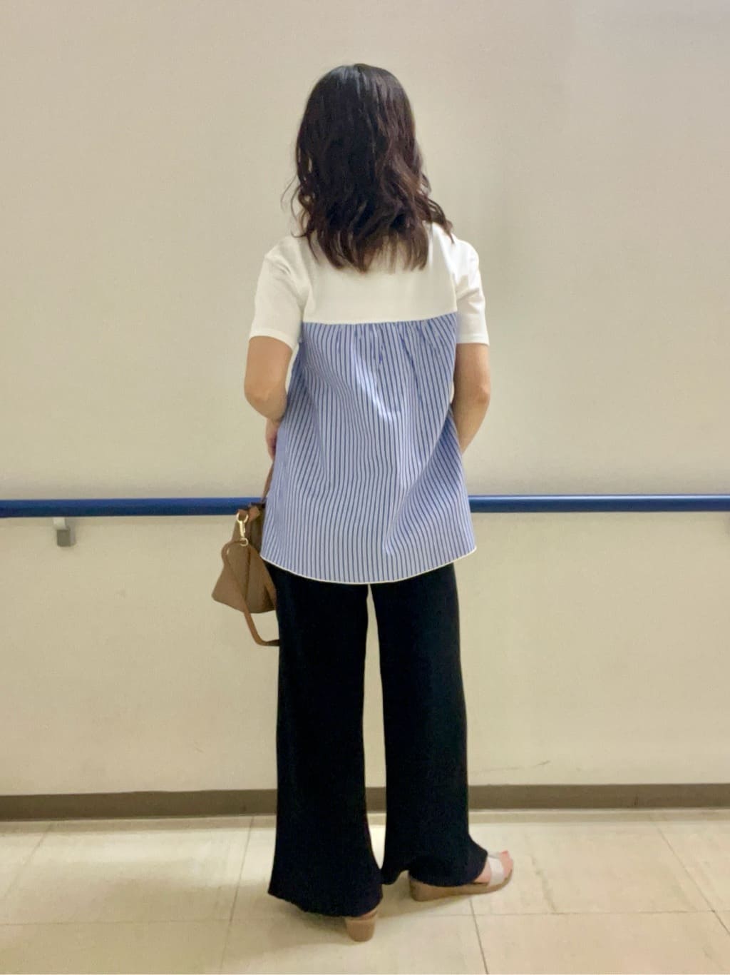 あもさんの「SHOO･LA･RUE｜【洗濯機可/柄が選べる】さらさら楽ちん プリーツ ワイドパンツ」を使ったコーディネート
