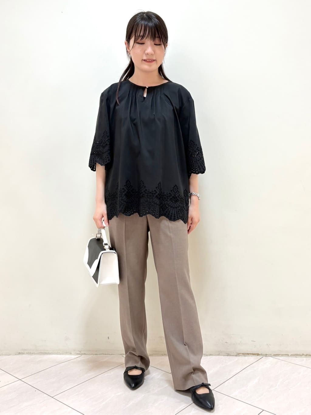 mikiさんの「Reflect｜【マシンウォッシュ可】リネンライクフレアパンツ」を使ったコーディネート