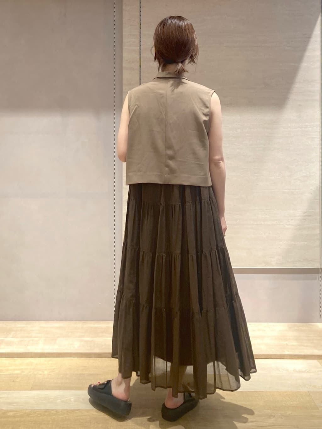 たけねぇさんの「OPAQUE.CLIP｜ショートテーラードジレ【接触冷感／洗濯機洗い可】」を使ったコーディネート