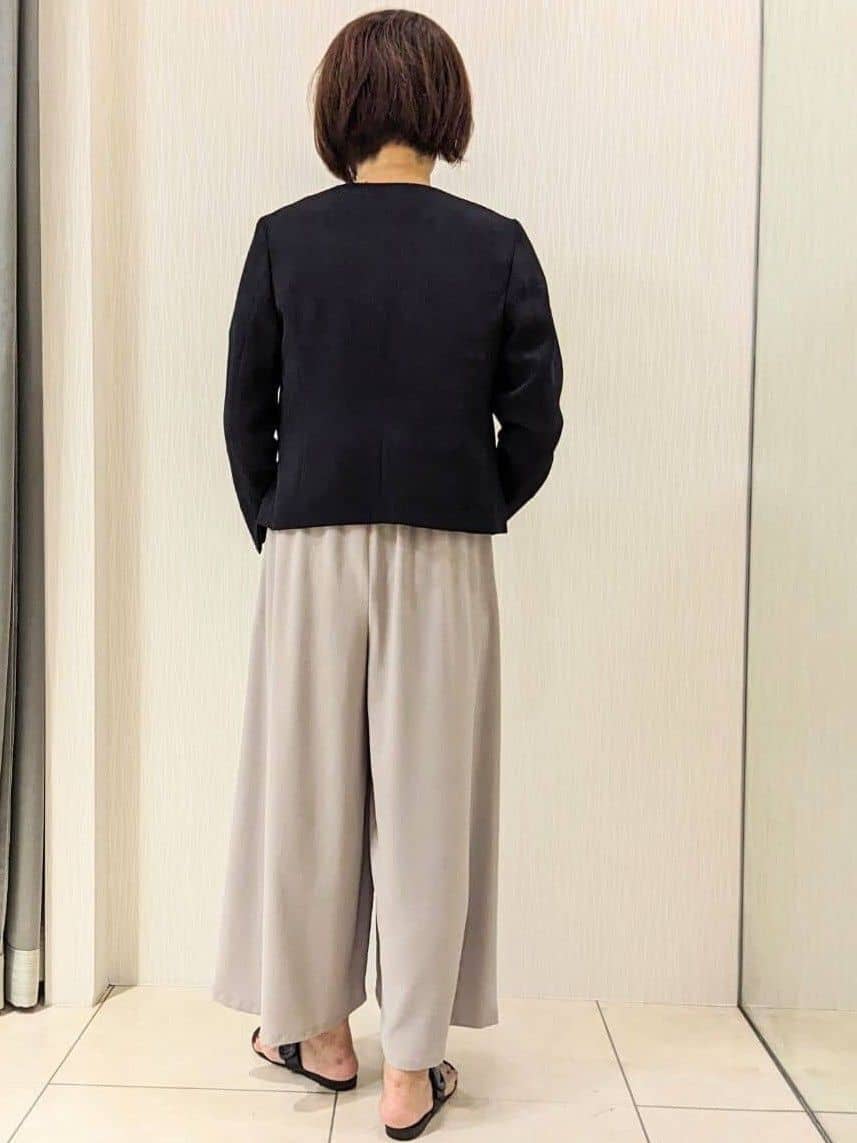 u-macoさんの「UNTITLED｜【短丈/日本製】カラミ風メッシュ ノーカラージャケット」を使ったコーディネート