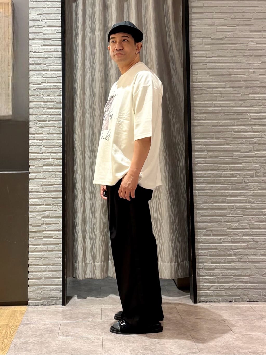 Pーyamaさんの「THE SHOP TK｜TRワイド側章パンツ」を使ったコーディネート