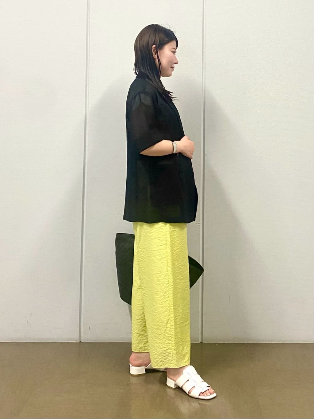 misakiさんの「INDIVI｜【洗える／UVケア／SETUP可能】ドロストワイドパンツ」を使ったコーディネート
