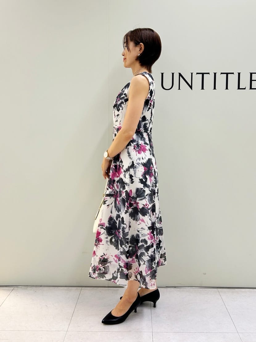 Mikiさんの「UNTITLED｜【シアー/エレガント/花柄/夏ワンピ】ペイントフラワーワンピース」を使ったコーディネート
