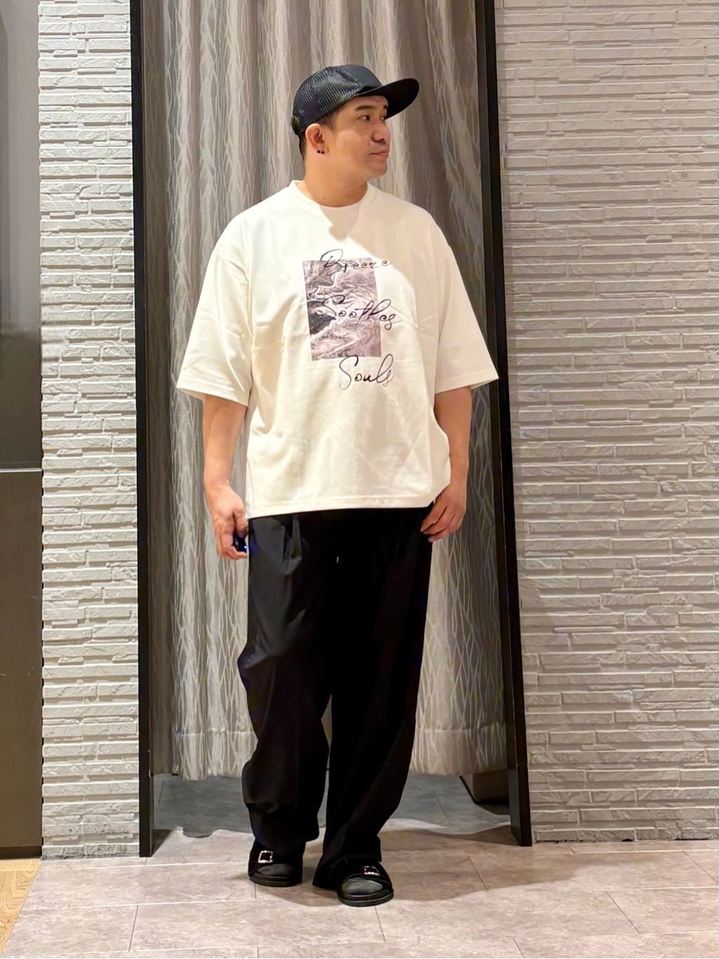 Pーyamaさんの「THE SHOP TK｜TRワイド側章パンツ」を使ったコーディネート