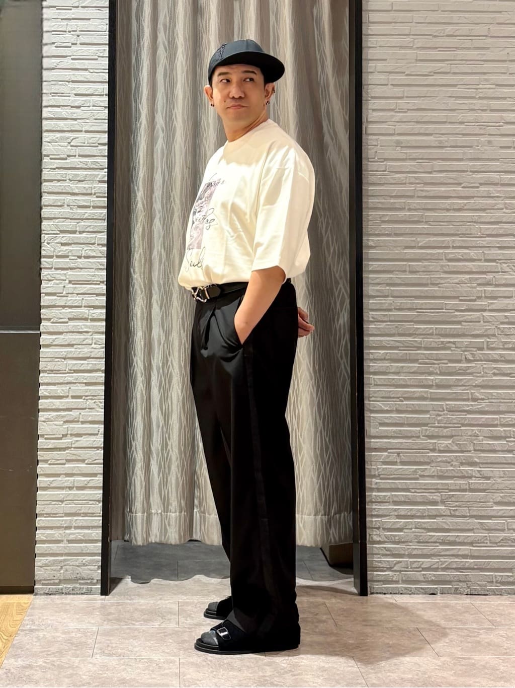 Pーyamaさんの「THE SHOP TK｜TRワイド側章パンツ」を使ったコーディネート