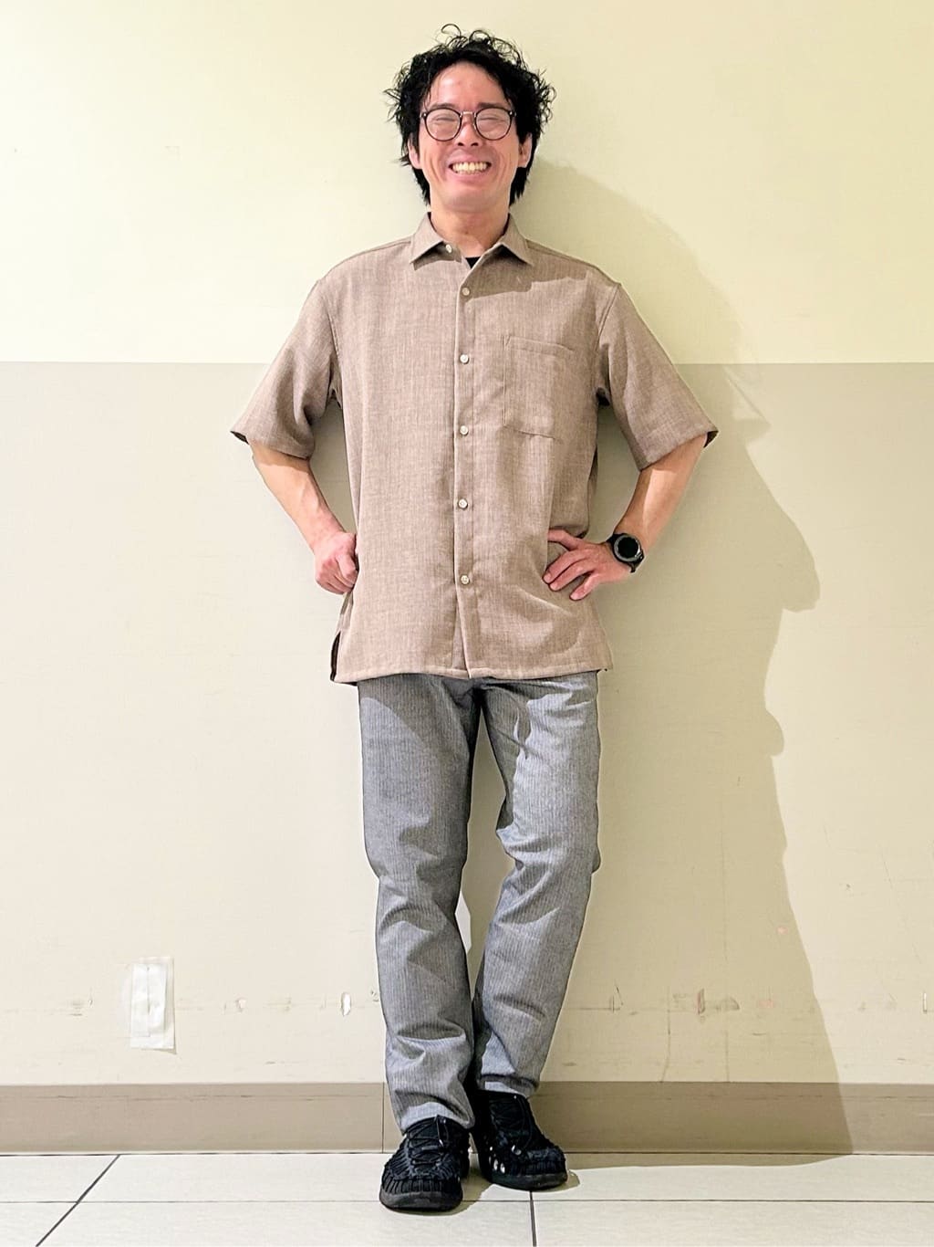 KENJI Iさんの「THE SHOP TK｜アートグラフィック 半袖Tシャツ 洗濯機OK」を使ったコーディネート