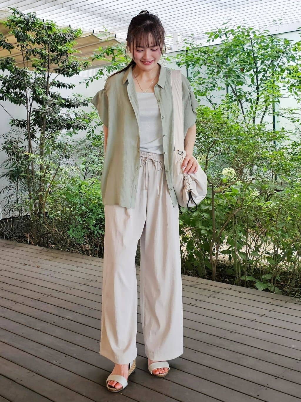 ゆゆさんの「SHOO･LA･RUE｜【S-LL】さらシャリコットン 上品なシアー感のデザインシャツ」を使ったコーディネート