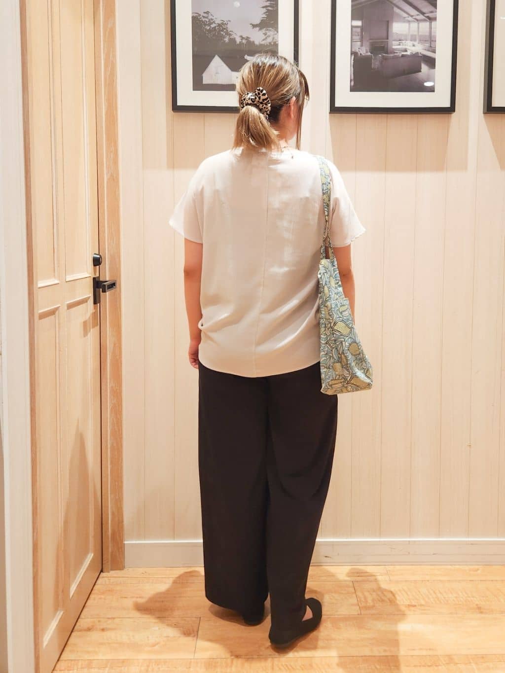 れーやんさんの「SHOO･LA･RUE｜【S-LL/ひんやり/洗濯後しわになりにくい】インせず決まる はしごレースドルマンブラウス」を使ったコーディネート