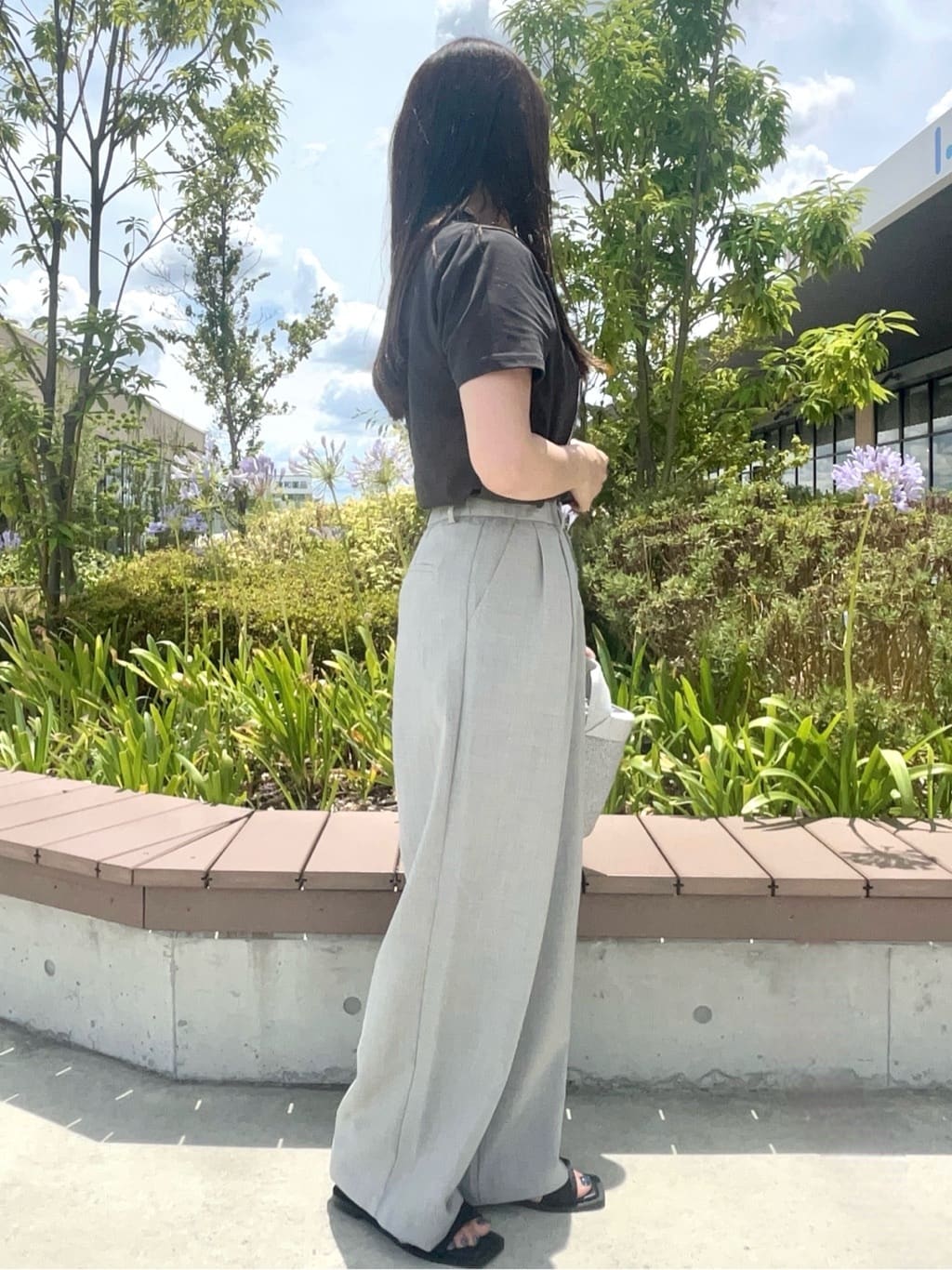 maiさんの「OPAQUE.CLIP｜ロゴプリントTシャツ【洗濯機洗い可】」を使ったコーディネート