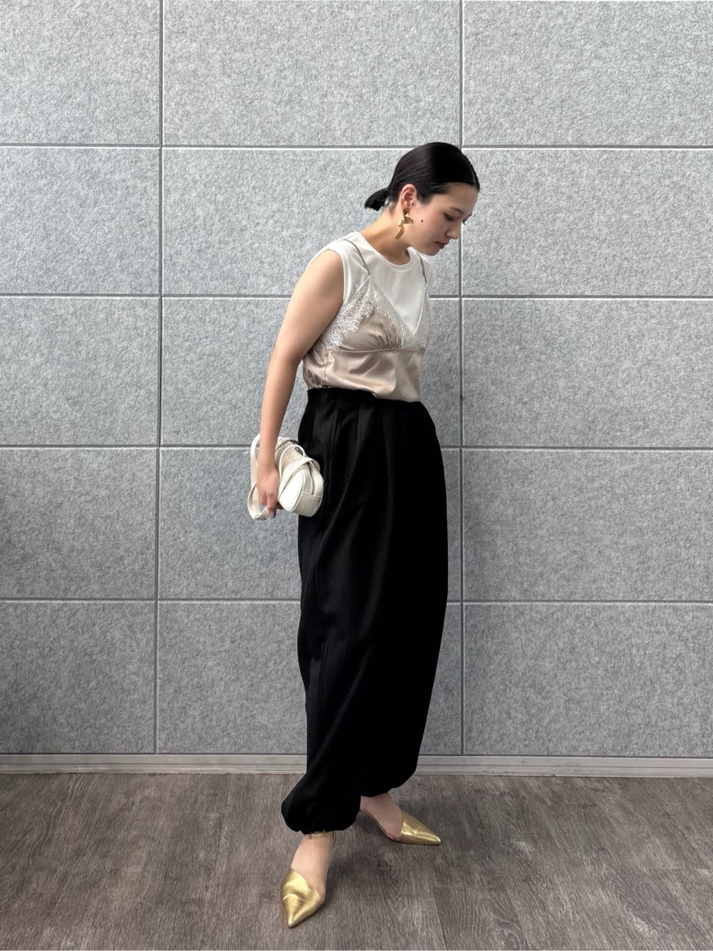 ayanoさんの「INDIVI｜キャミセットカットソー」を使ったコーディネート