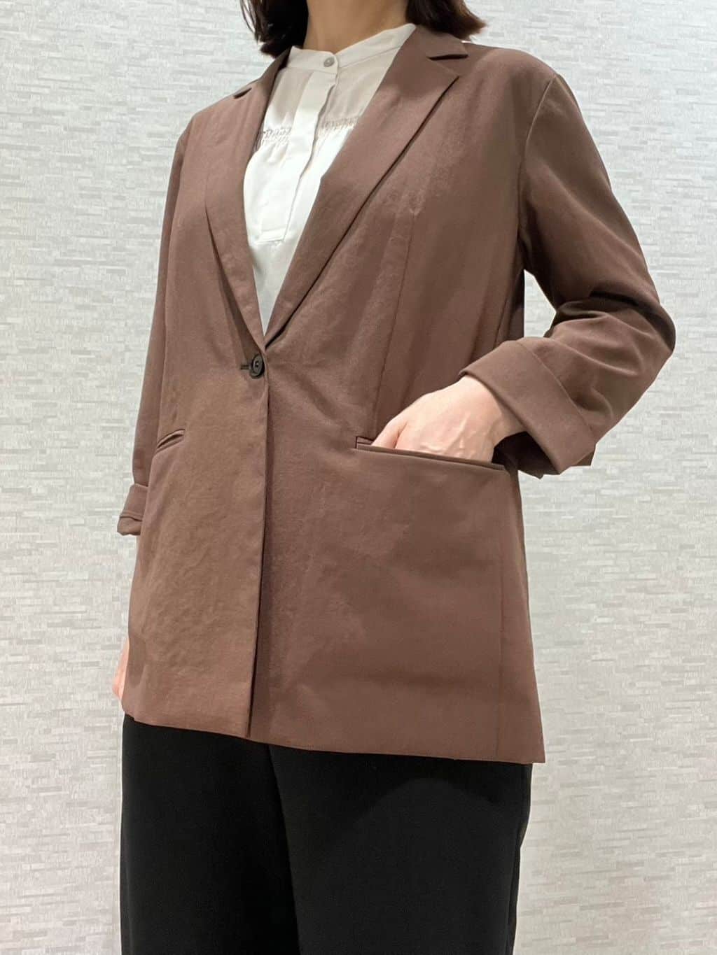 marikoさんの「Reflect｜【選べる5色◎／マシンウォッシュ可】シャーリングデザインブラウス」を使ったコーディネート
