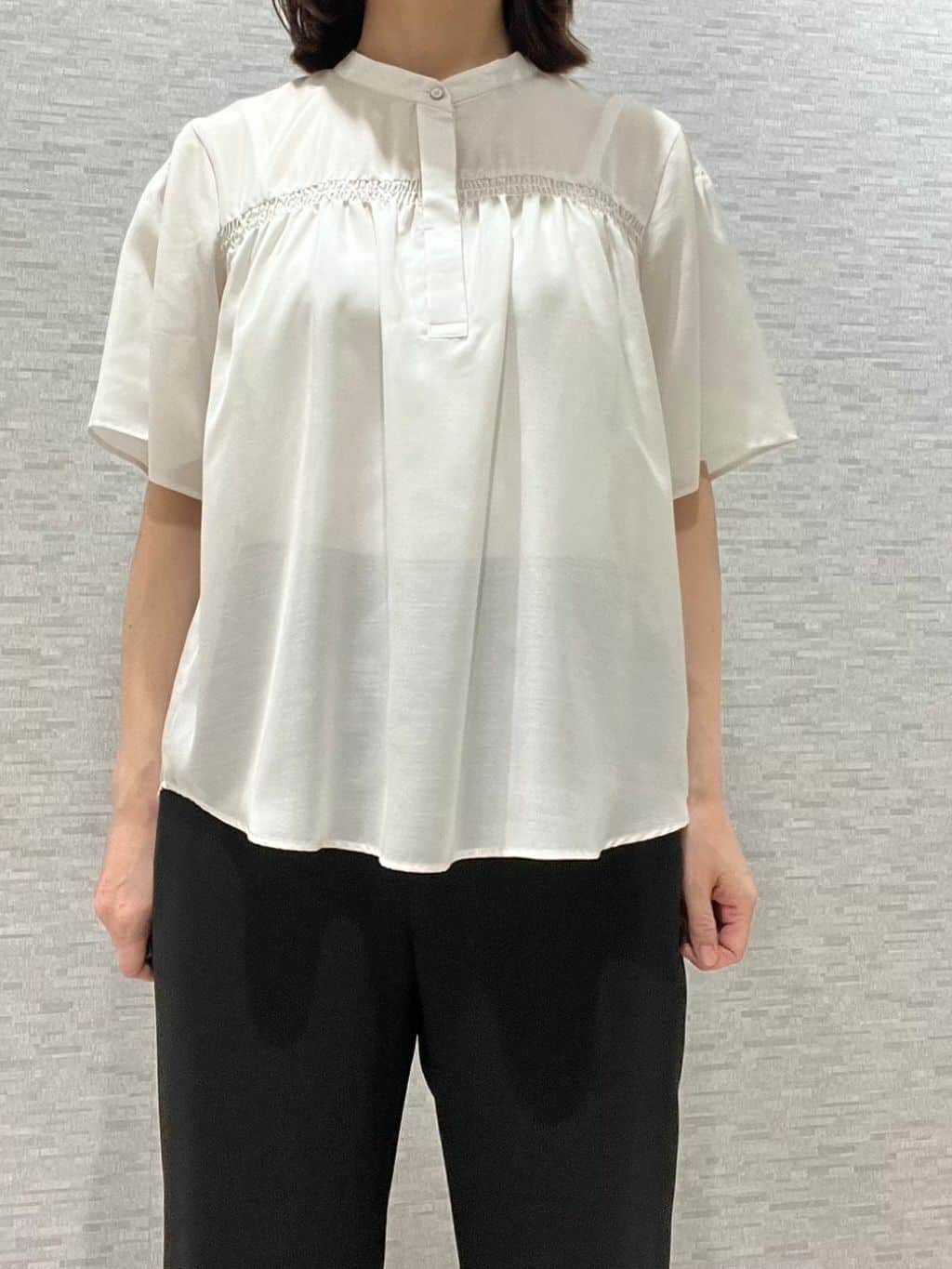 marikoさんの「Reflect｜【選べる5色◎／マシンウォッシュ可】シャーリングデザインブラウス」を使ったコーディネート