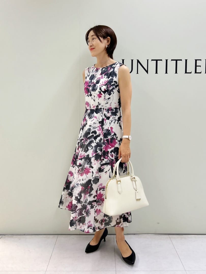 Mikiさんの「UNTITLED｜【シアー/エレガント/花柄/夏ワンピ】ペイントフラワーワンピース」を使ったコーディネート