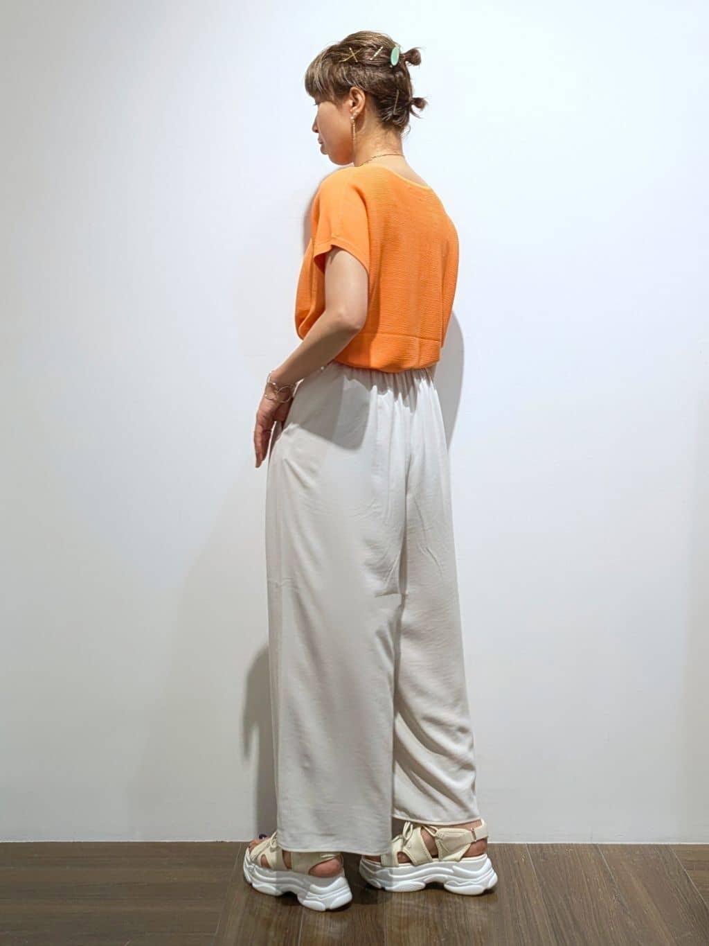 4410さんの「THE SHOP TK｜タックワイドパンツ【UV/洗濯機OK/セットUP可】」を使ったコーディネート