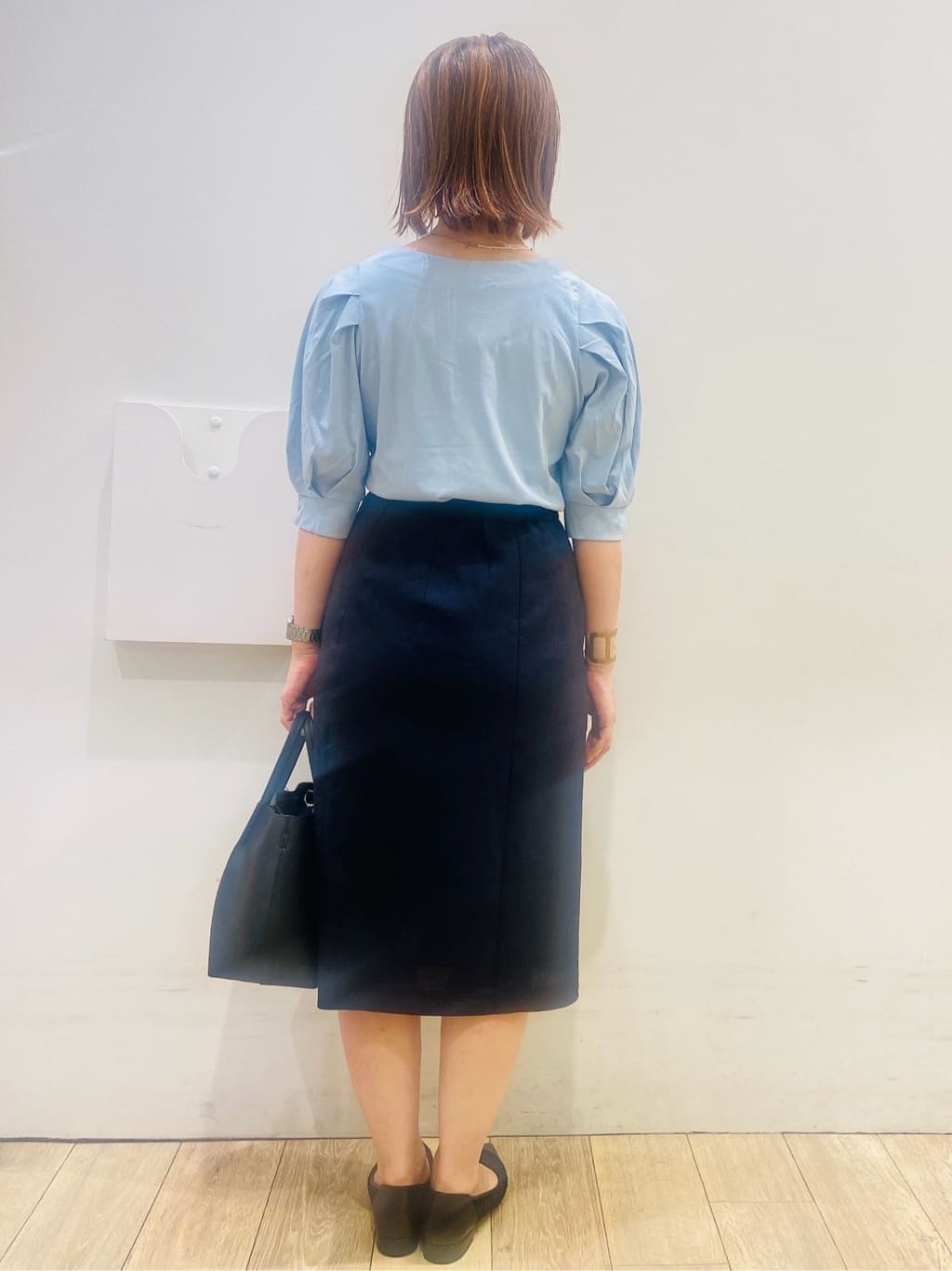 YUKOさんの「index｜《5色展開》コンパクトショートカーディガン【洗濯機洗い可】」を使ったコーディネート