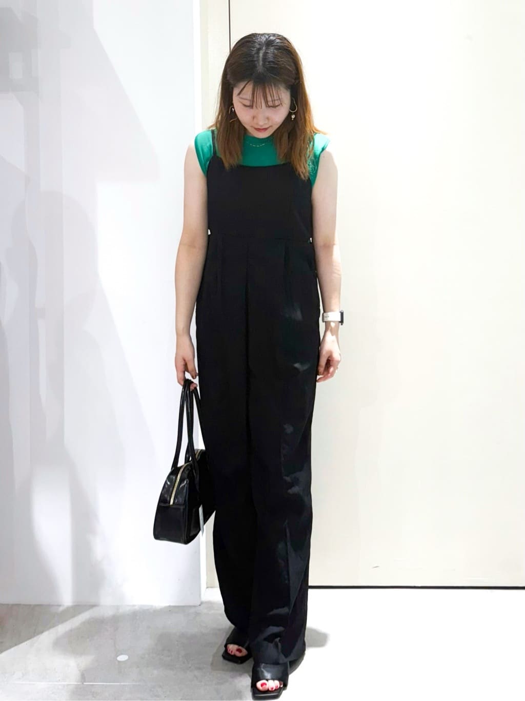 sayaさんの「OPAQUE.CLIP｜《STORY掲載》サイドオープンカットサロペット【洗える】」を使ったコーディネート