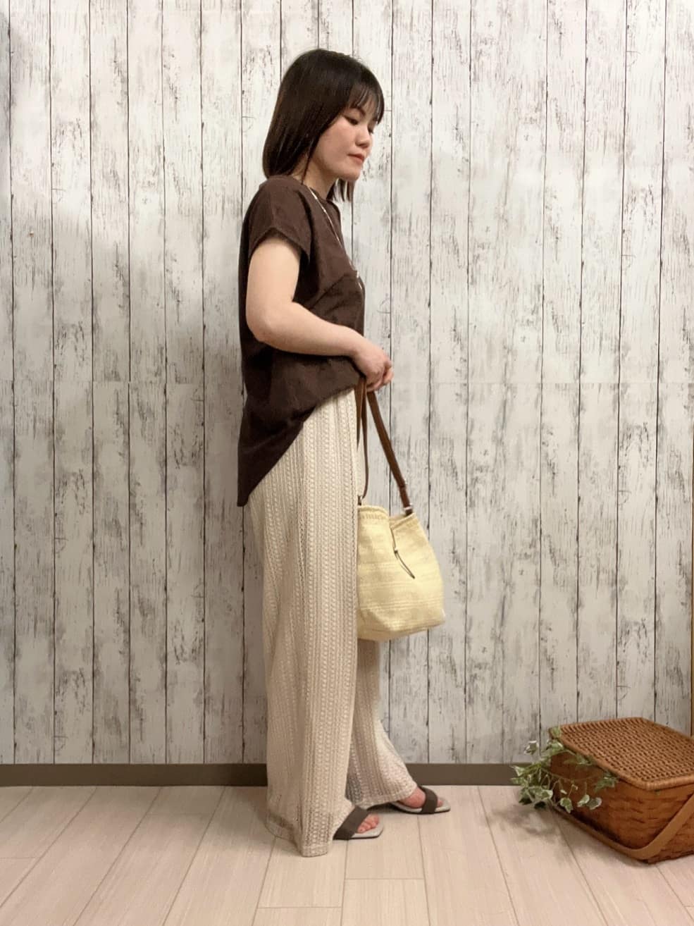 シカさんの「SHOO･LA･RUE｜【S-LL】抜け感とすっきり見えを叶える 刺繍レース スキッパー襟トップス」を使ったコーディネート