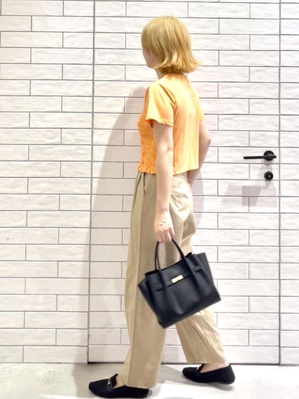 しおりさんの「OPAQUE.CLIP｜カーブタックパンツ【洗濯機洗い可】」を使ったコーディネート