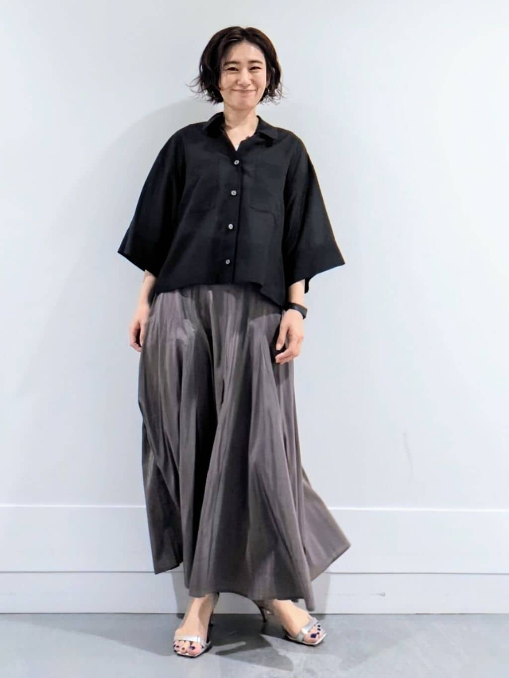 ミズタさんの「UNTITLED｜【前開き/洗える】ショート丈シアーシャツ」を使ったコーディネート