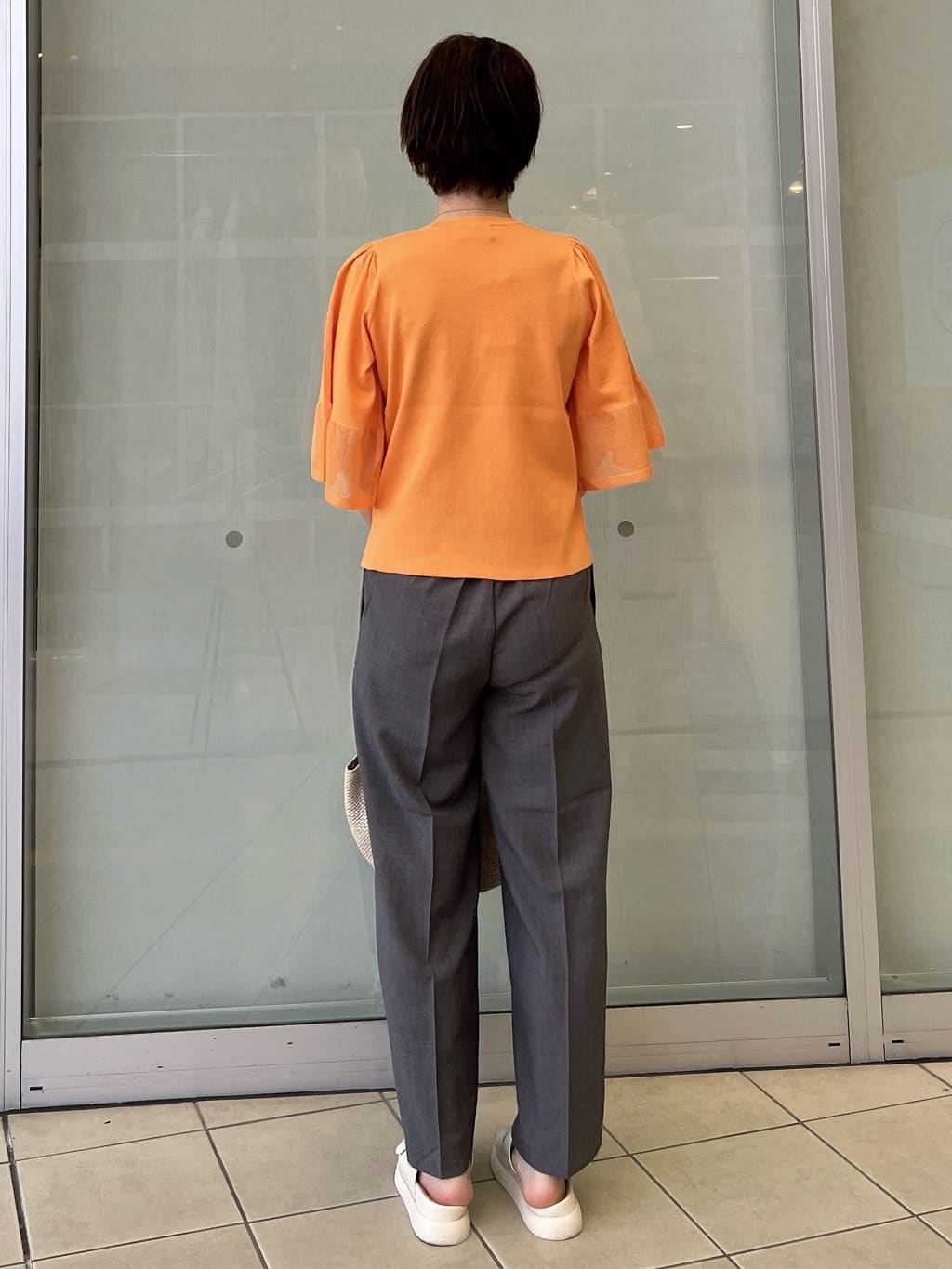 yo-koさんの「OPAQUE.CLIP｜《5色展開》シアーフレアスリーブニット【洗濯機洗い可】」を使ったコーディネート