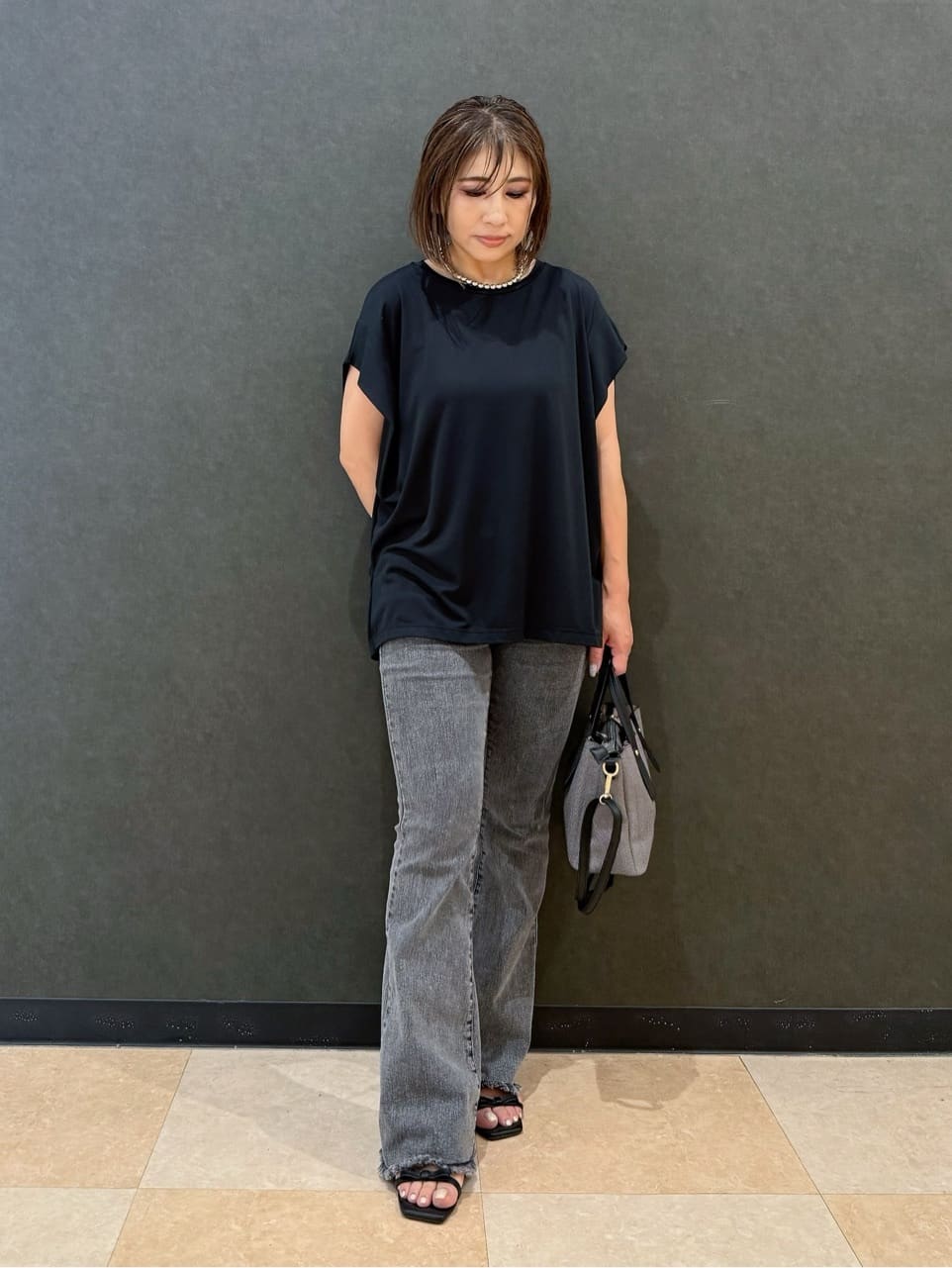 Megさんの「SHOO･LA･RUE｜【S-LL/ひんやり/UV】二の腕をきれいにカバー ショルダータックトップス」を使ったコーディネート