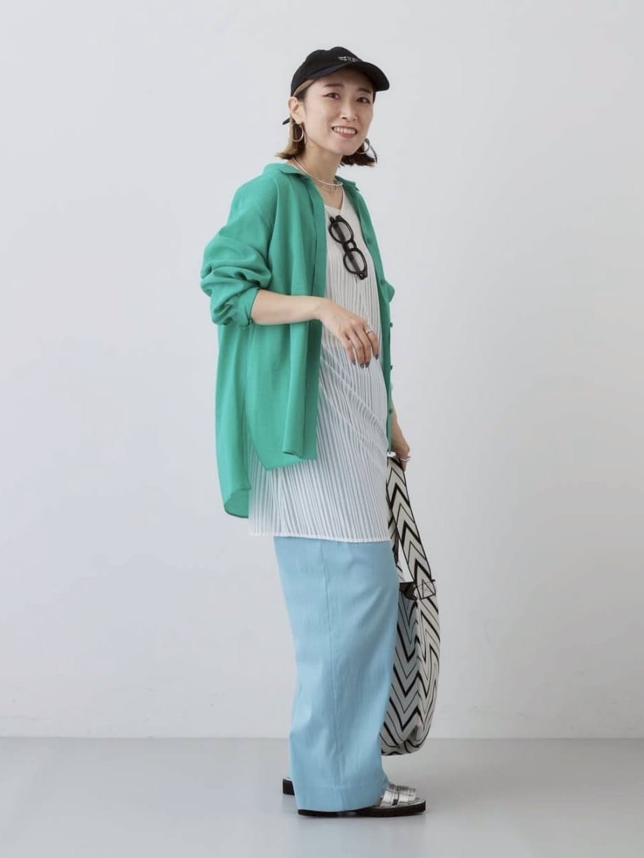 kotakiさんの「INDIVI｜【体型カバー／清涼感】シアーオーバーシャツ」を使ったコーディネート
