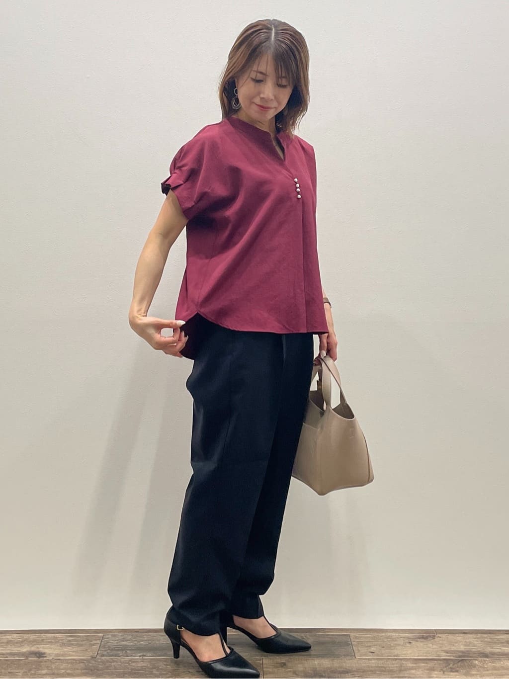 Asukaさんの「OPAQUE.CLIP｜《7色展開／XS-LLサイズ》タックスリーブスキッパーブラウス【洗濯機洗い可／吸水速乾／抗ピル／防シ」を使ったコーディネート