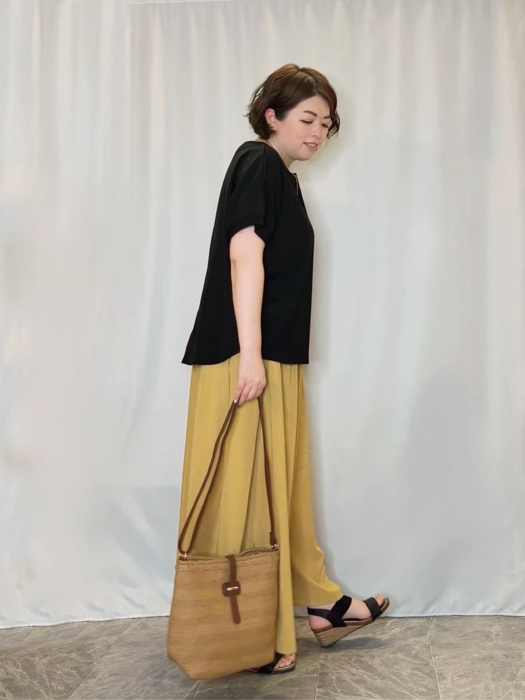 たみさんの「SHOO･LA･RUE｜【ひんやり/洗濯後しわになりにくい】リブ切り替えドルマンブラウス」を使ったコーディネート