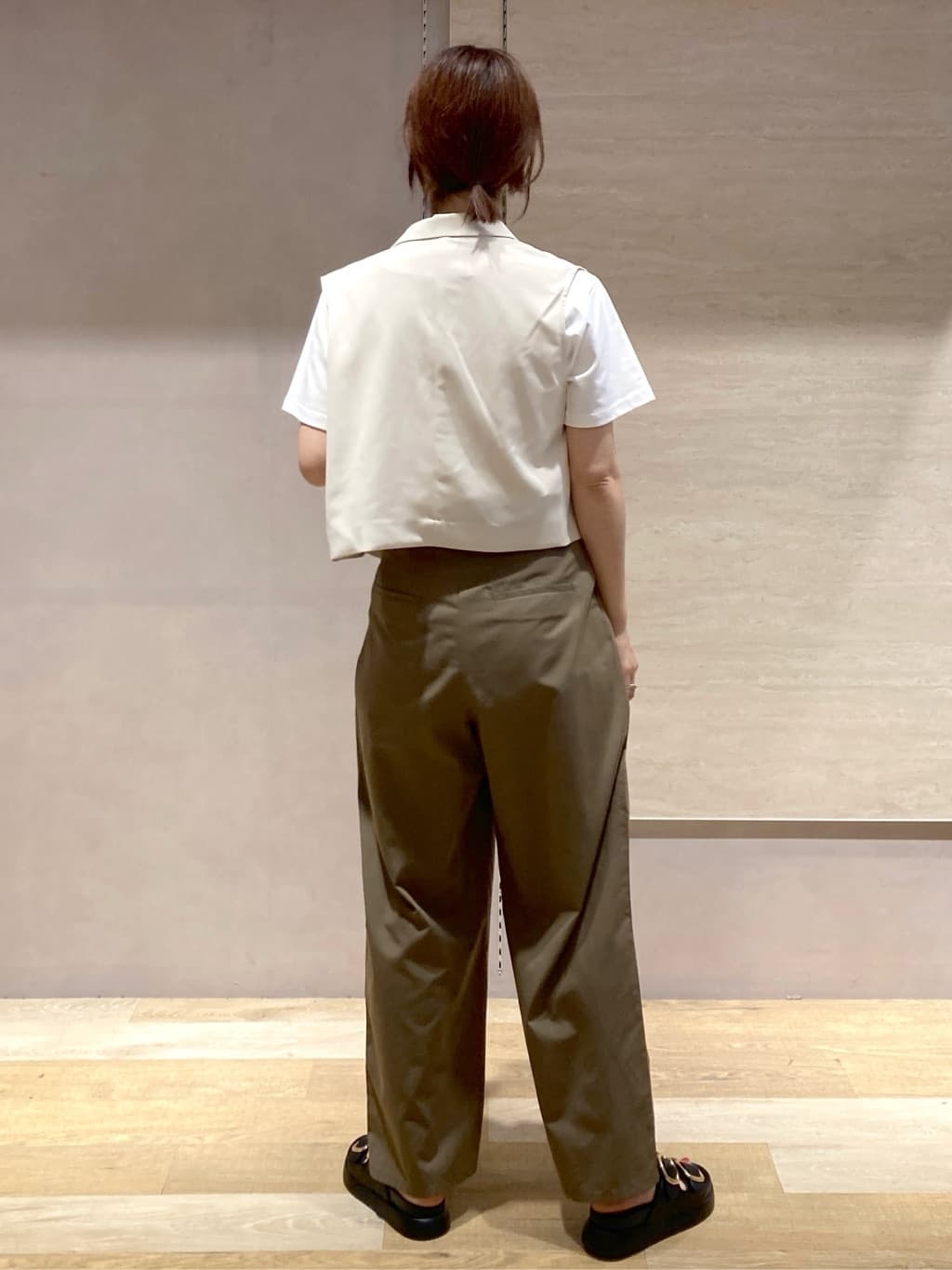 たけねぇさんの「OPAQUE.CLIP｜ショートテーラードジレ【接触冷感／洗濯機洗い可】」を使ったコーディネート