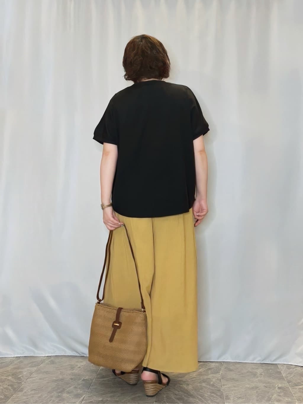 たみさんの「SHOO･LA･RUE｜【ひんやり/洗濯後しわになりにくい】リブ切り替えドルマンブラウス」を使ったコーディネート