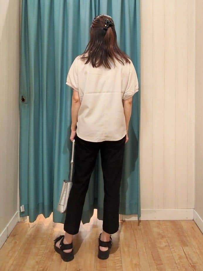 kawa.さんの「SHOO･LA･RUE｜【ひんやり/洗濯後しわになりにくい】リブ切り替えドルマンブラウス」を使ったコーディネート