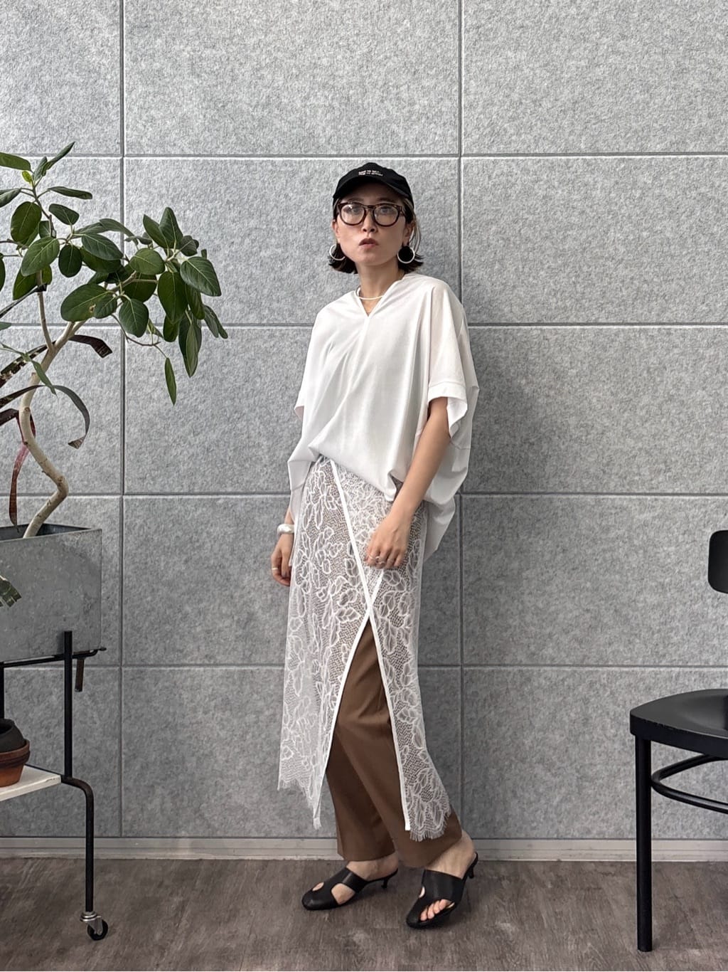 kotakiさんの「INDIVI｜【接触冷感／セットアップ対応】イージーテーパードパンツ【通勤・セレモニー】」を使ったコーディネート
