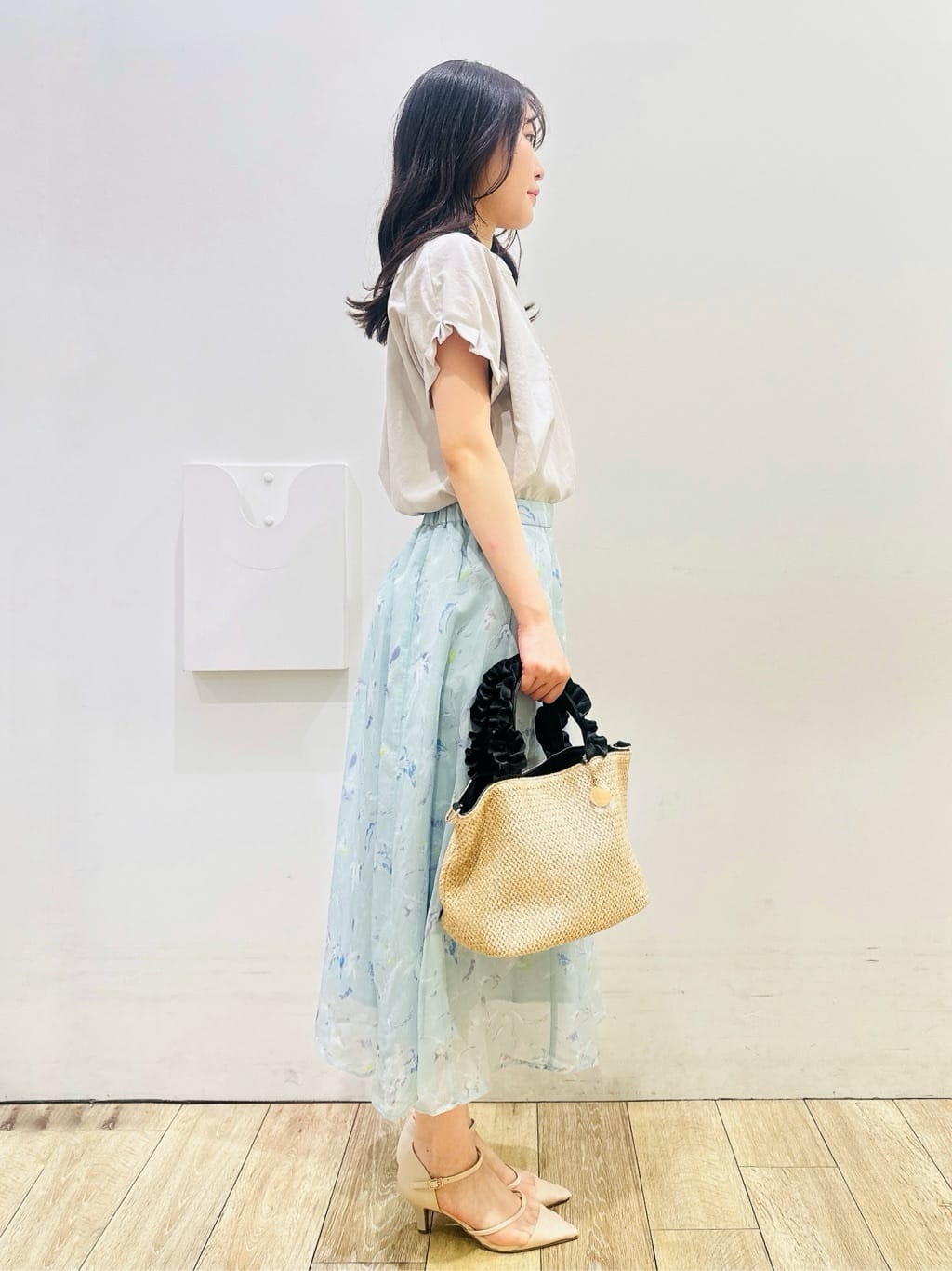 MOMOさんの「index｜《7色展開／XS-LLサイズ》タックスリーブスキッパーブラウス【洗濯機洗い可／吸水速乾／抗ピル／防シ」を使ったコーディネート