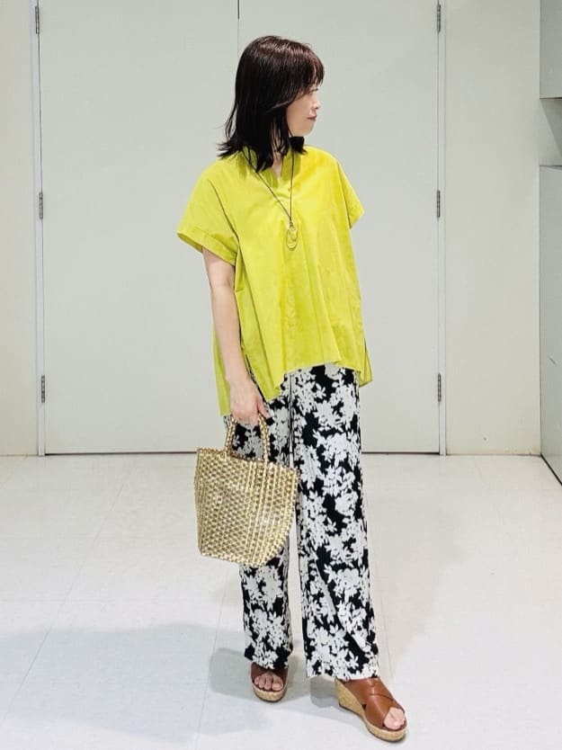 makiさんの「UNTITLED｜【洗える/スキッパー】フレンチスリーブシアーブラウス」を使ったコーディネート