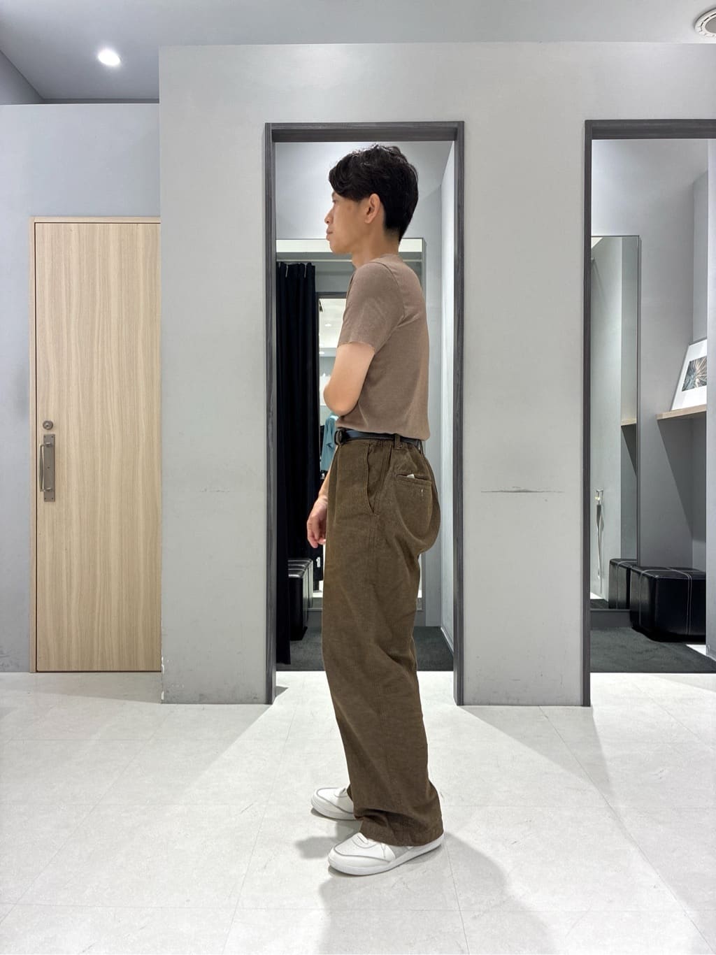 わいずみさんの「TAKEO KIKUCHI｜【抗菌防臭／5サイズ展開】ハイゲージポンチ Tシャツ」を使ったコーディネート