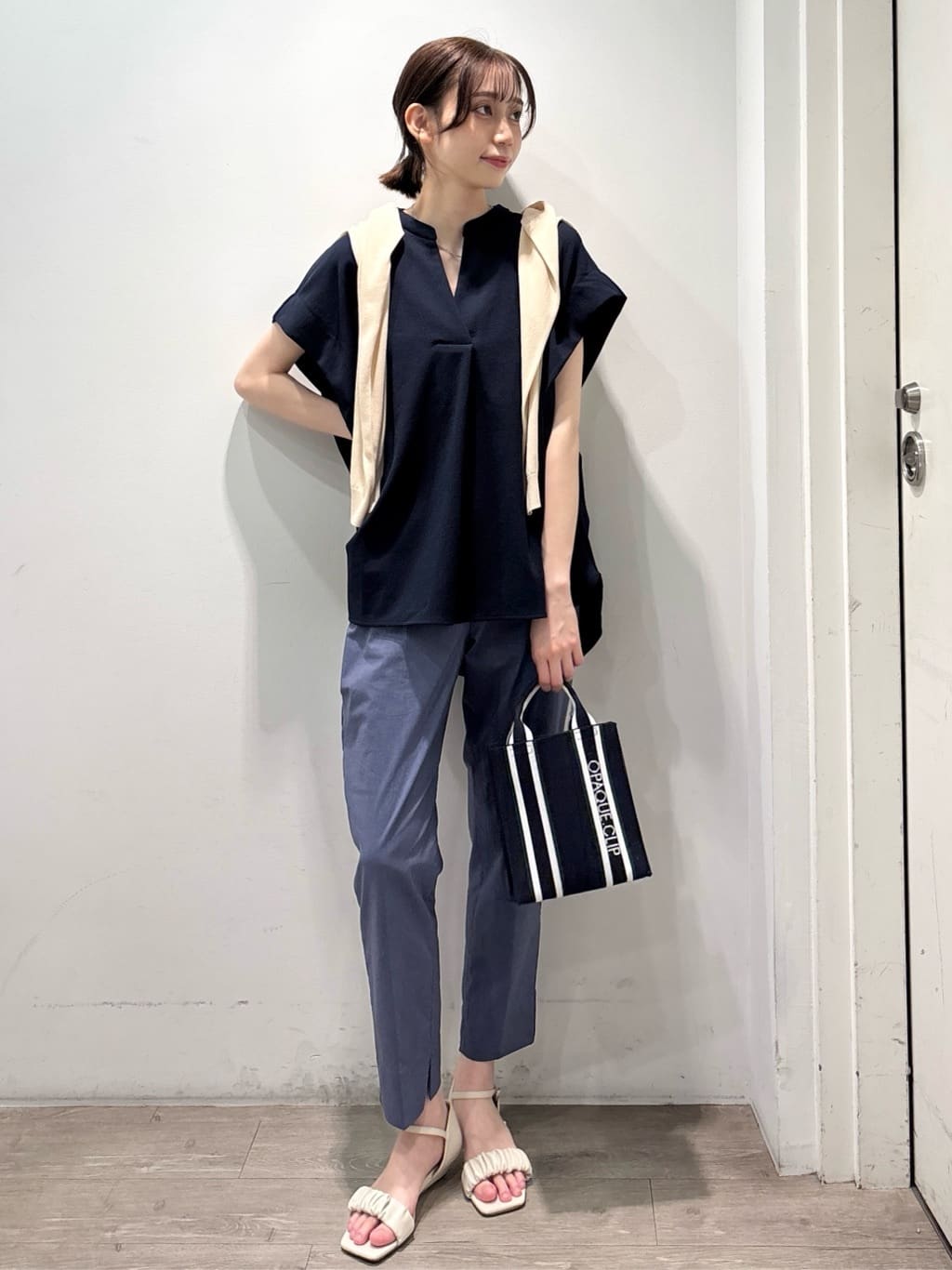 ぶまりんさんの「OPAQUE.CLIP｜麻混ハイストレッチイージースティックパンツ【洗濯機洗い可】」を使ったコーディネート