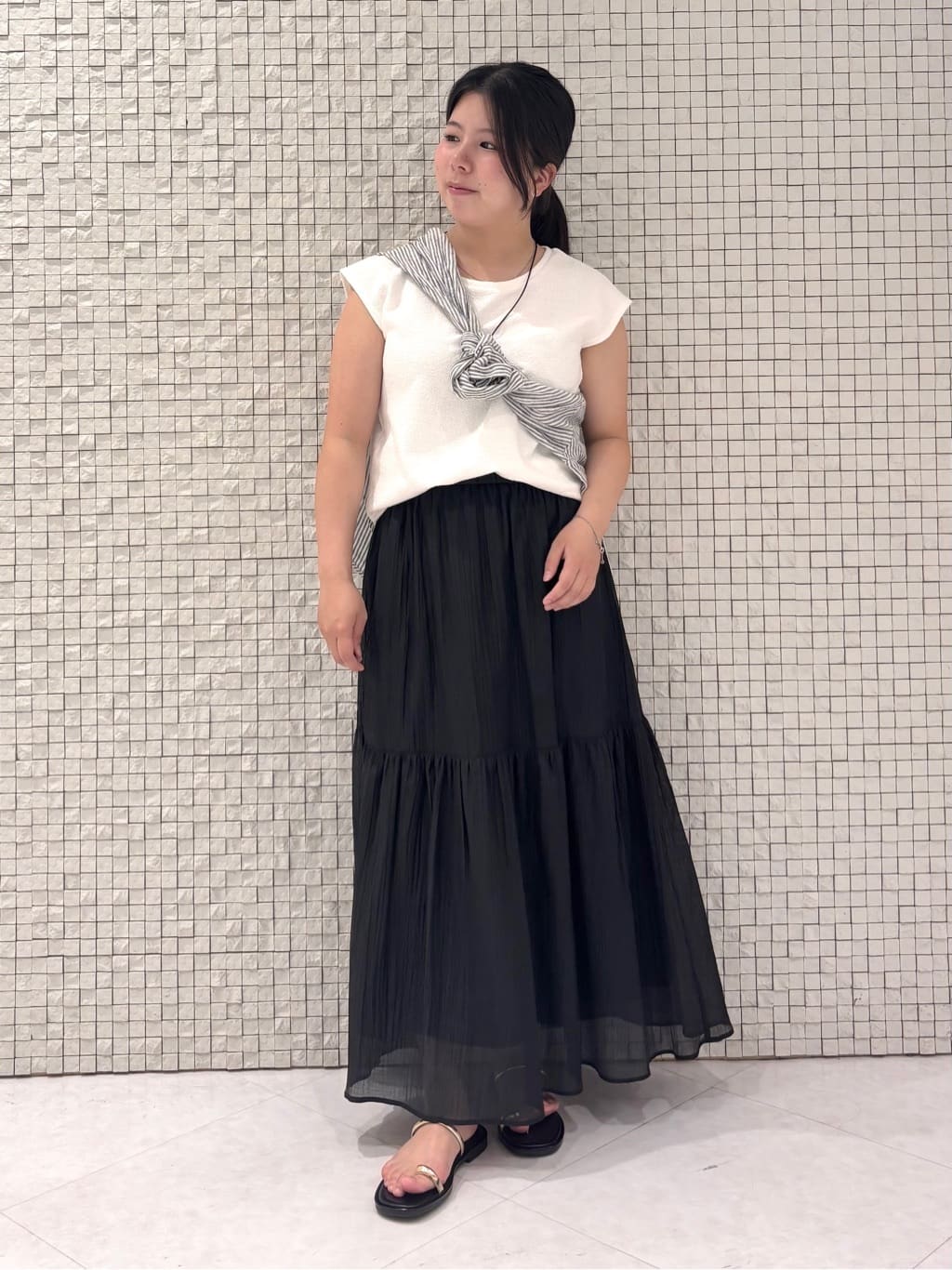 MEGUMIさんの「INDIVI｜【2点セット／着回し◎】ノースリーブ＆ティアードスカート カセット服」を使ったコーディネート