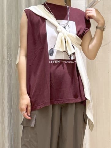 ga_riさんの「THE SHOP TK｜異素材切替フォトプリントTシャツ【洗える】」を使ったコーディネート