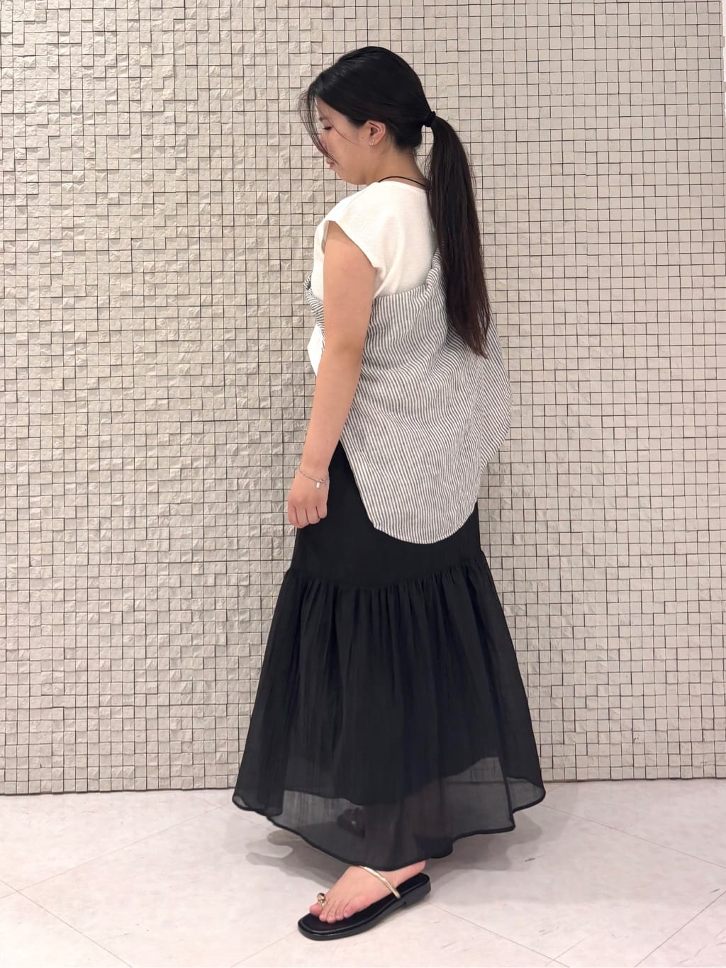 MEGUMIさんの「INDIVI｜【2点セット／着回し◎】ノースリーブ＆ティアードスカート カセット服」を使ったコーディネート