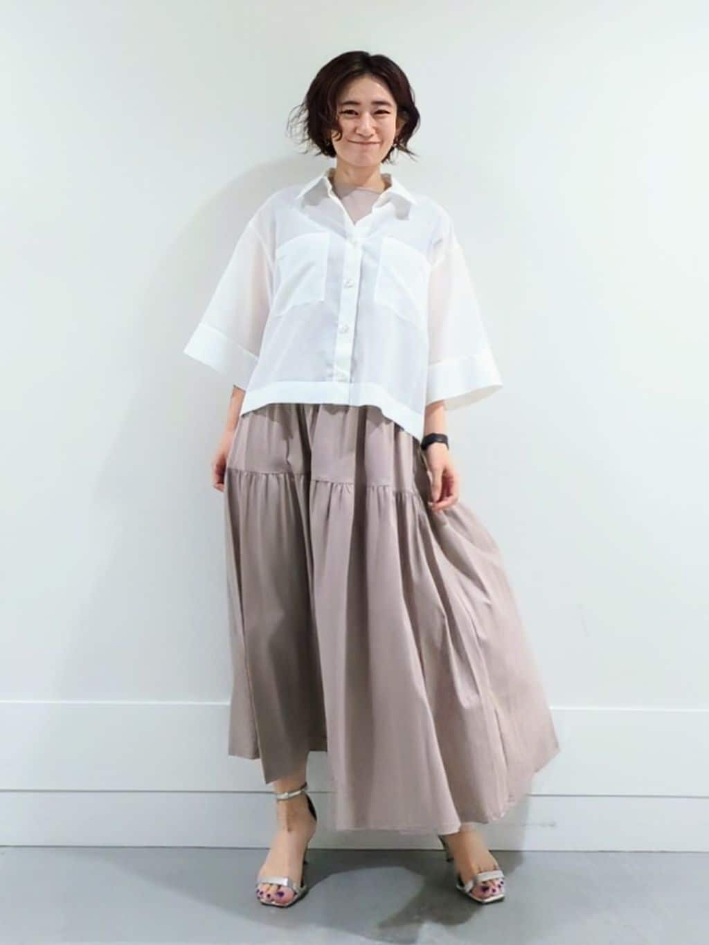 ミズタさんの「UNTITLED｜【前開き/洗える】ショート丈シアーシャツ」を使ったコーディネート