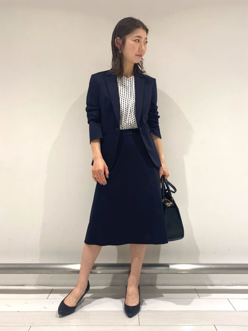 Rinさんの「UNTITLED｜◆【通勤/二の腕カバー】ジオメトリック柄 Vネックブラウス」を使ったコーディネート