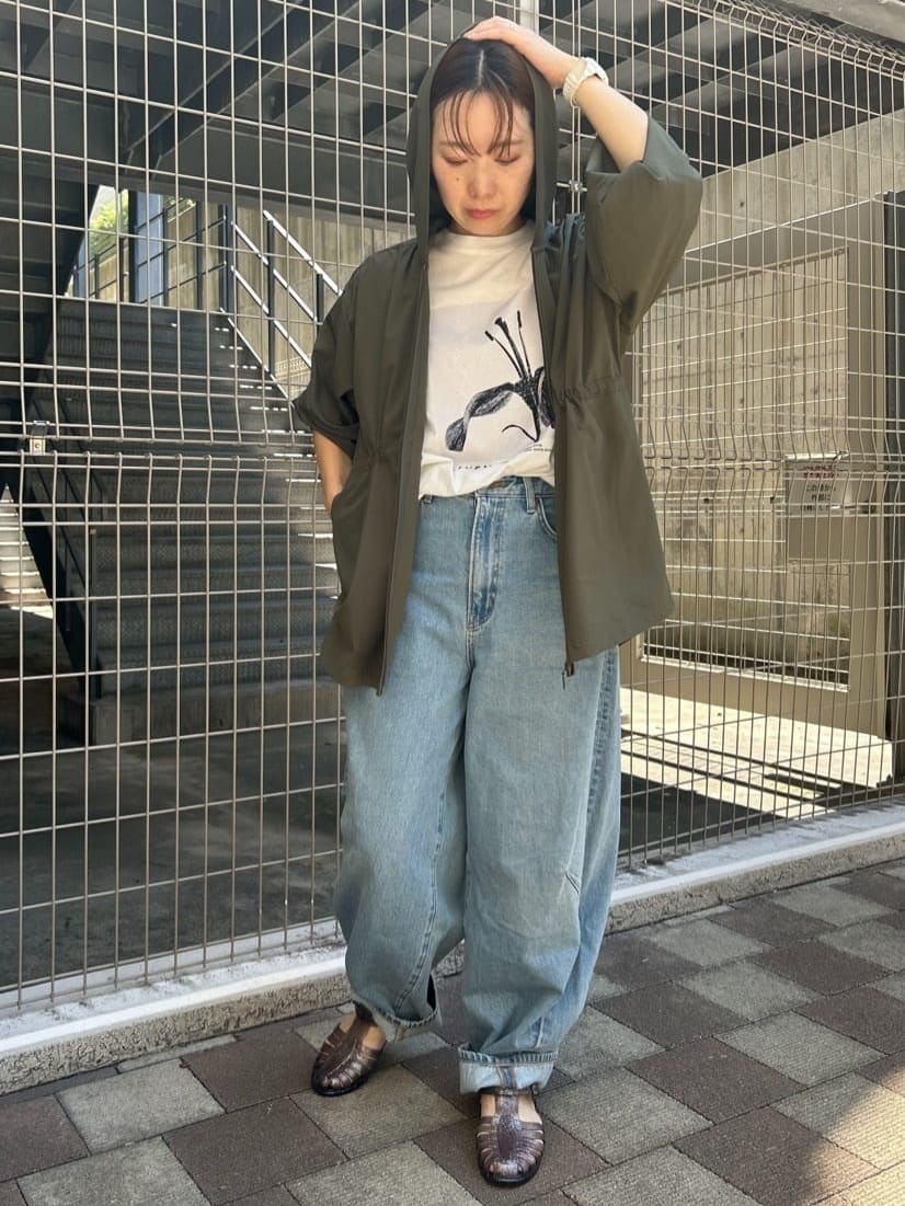 ga_riさんの「THE SHOP TK｜【mizugiwa/ラッシュガード】フロントジップパーカ/セットアップ可/接触冷感/UVケア/洗濯機」を使ったコーディネート